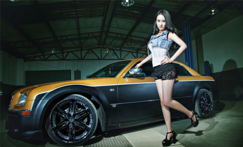 高跟鞋美女车模紧身包臀裙辣图