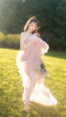 美若天仙美女裸背梦幻纱裙阳光下